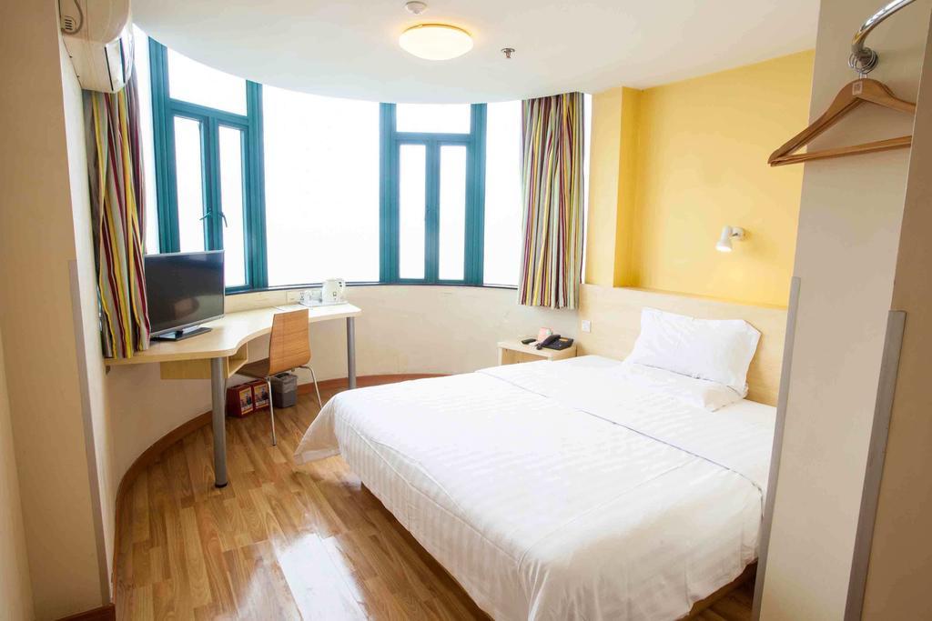 7Days Inn Nanchang North Railway Station Square Habitación foto