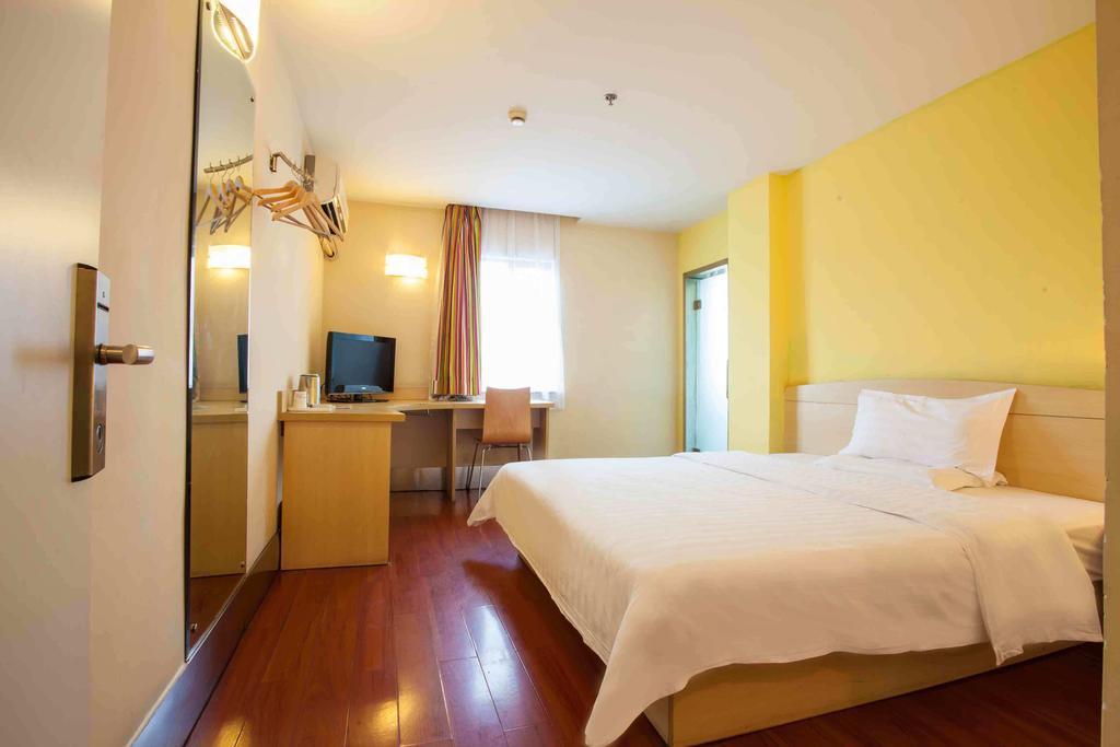 7Days Inn Nanchang North Railway Station Square Habitación foto