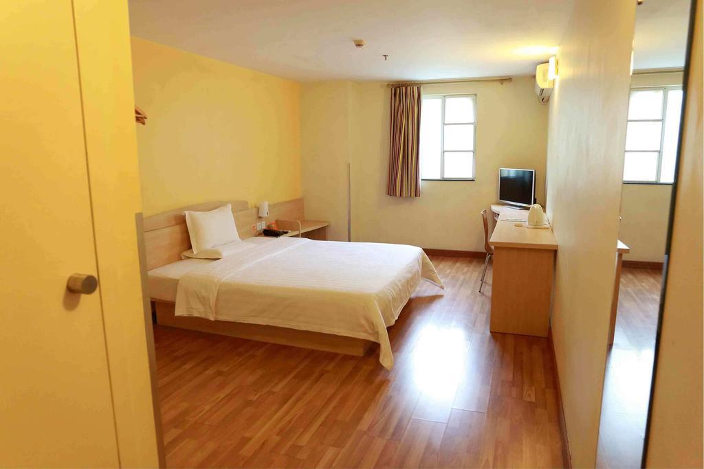 7Days Inn Nanchang North Railway Station Square Habitación foto